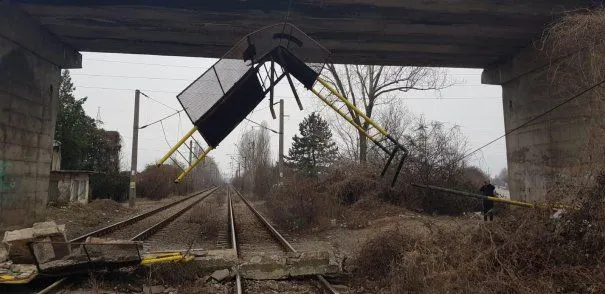 Trafic feroviar blocat între Ploiești și Buzău. Mai multe trenuri sunt blocate în gări