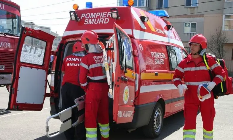 Copil de 6 ani în pericol într-un bloc de pe Traian Vuia
