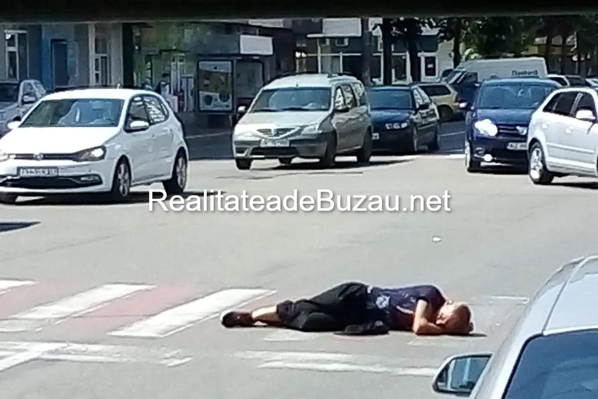 Ireal: un bărbat s-a culcat pe trecerea de pietoni