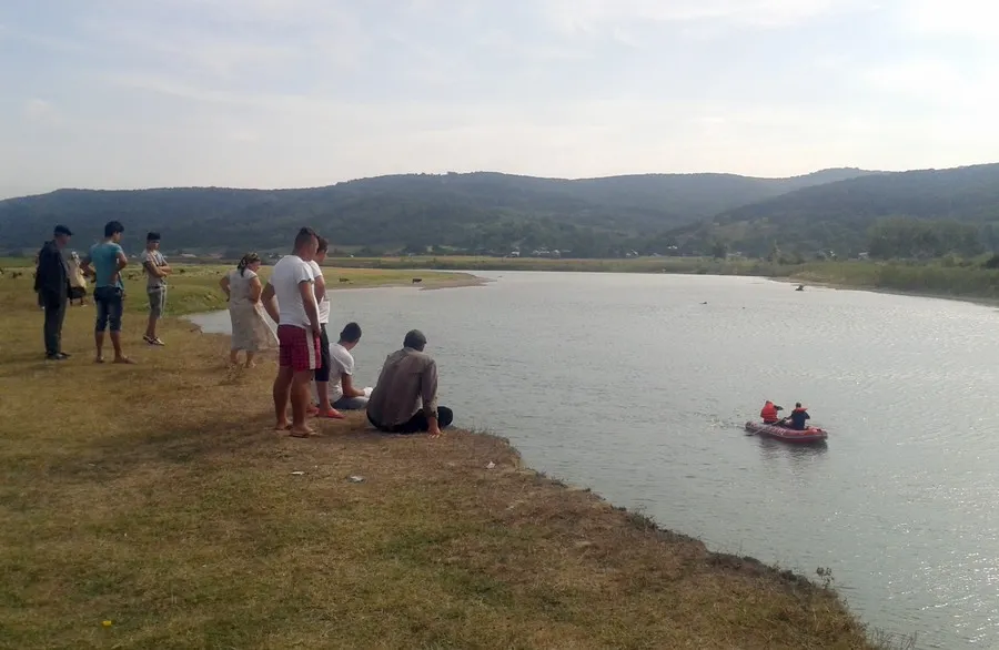 Adolescent de 16 ani, înghițit de apă la Râmnicu Sărat