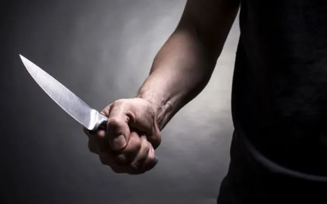 Un bărbat a uimit medicii prin multitudinea de tăieturi de cuțit pe care și le-a provocat