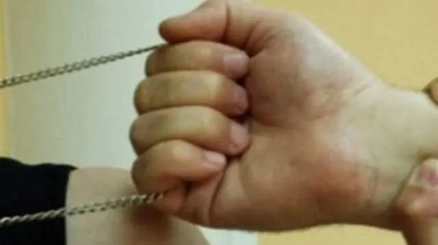 Octogenară tâlhărită la Ploiești de un buzoian. Autorul a fost prins de un polițist aflat în timpul liber