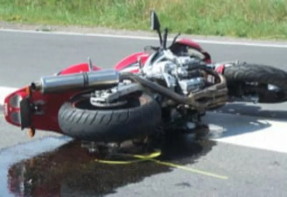 VIDEO: Polițlist accidentat în timp ce se afla pe motocicletă