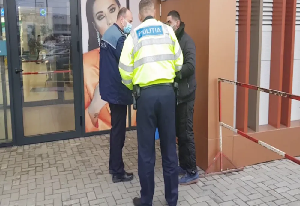 Scandal cu agenții de pază din Shopping City Buzău