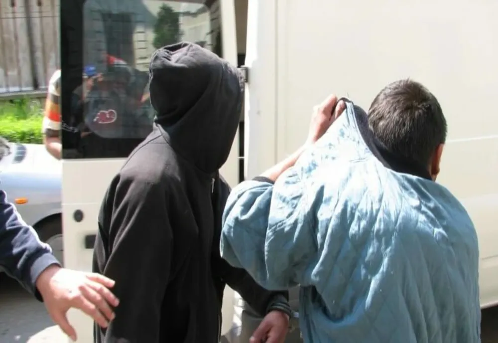 Minori bănuiţi de furt identificaţi de poliţiştii buzoieni