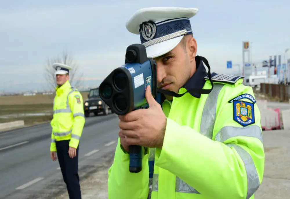 Surprins de radar cu 189 km/h în timp ce rula pe DN2/E85 în afara localităţii Poşta Câlnău.