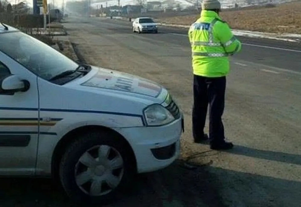Polițiștii de la rutieră  au aplicat 103 sancţiuni contravenţionale şi au reţinut 10 permise de conducere 