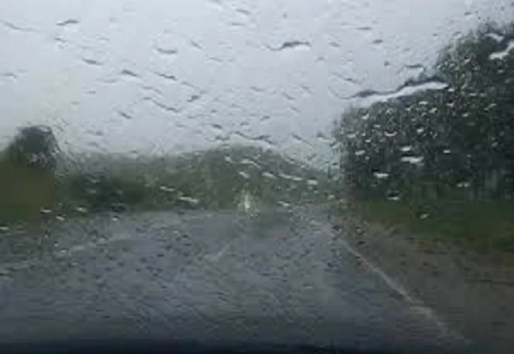 Cod roșu de ploi torențiale în  localitățile Lopătari, Gura Teghii, Mânzălești și Bisoca