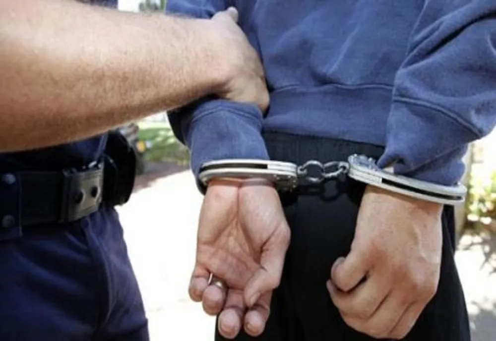 Reținut de polițiști pentru 24 de ore pentru violență în familie și amenințare