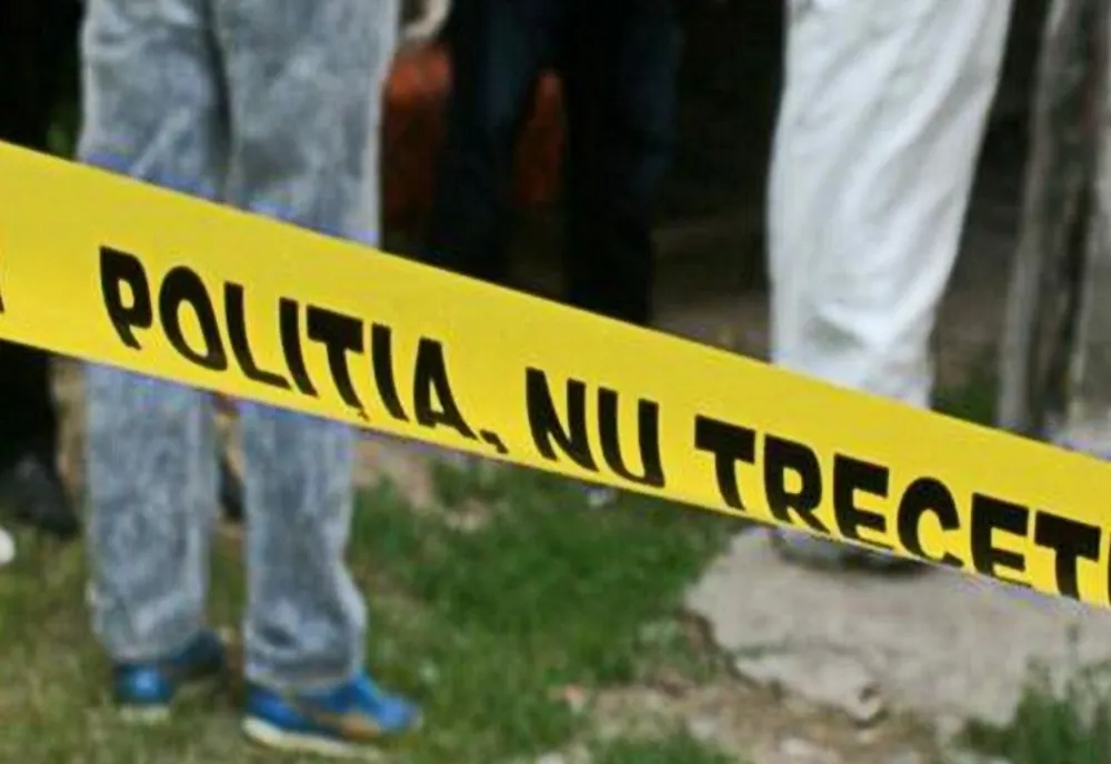 Bărbat de 50 de ani găsit mort în casă