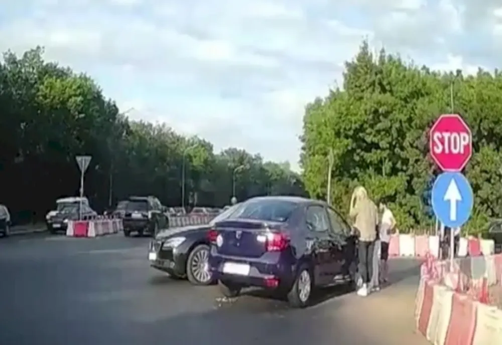 Tamponare pentru că n-a oprit la STOP