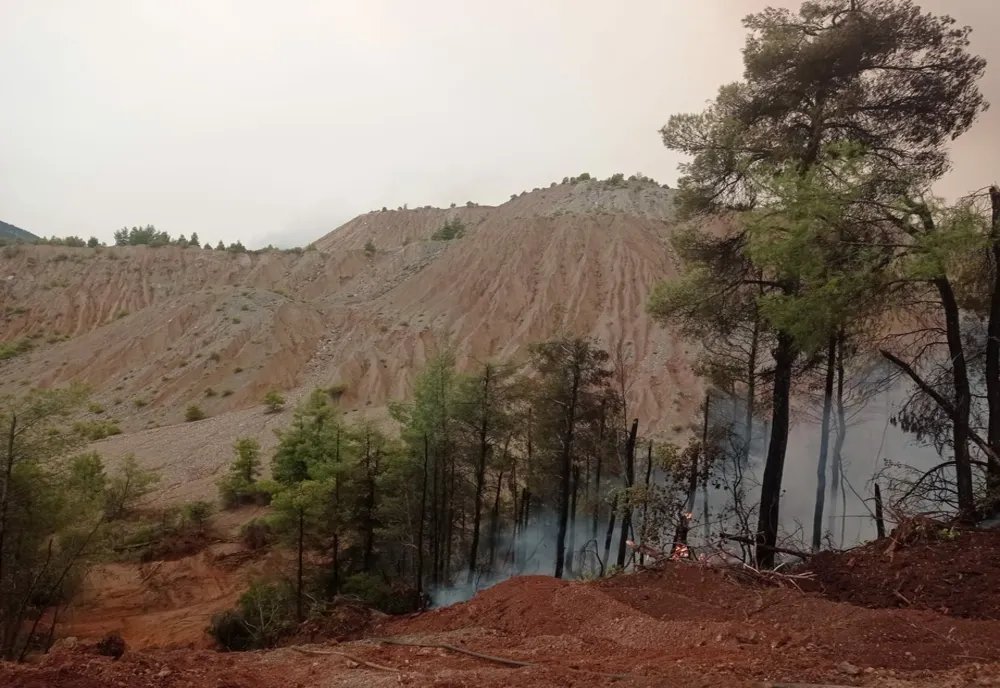 Video. Pompieri români participă la intervențiile de stingere a incendiilor din Grecia