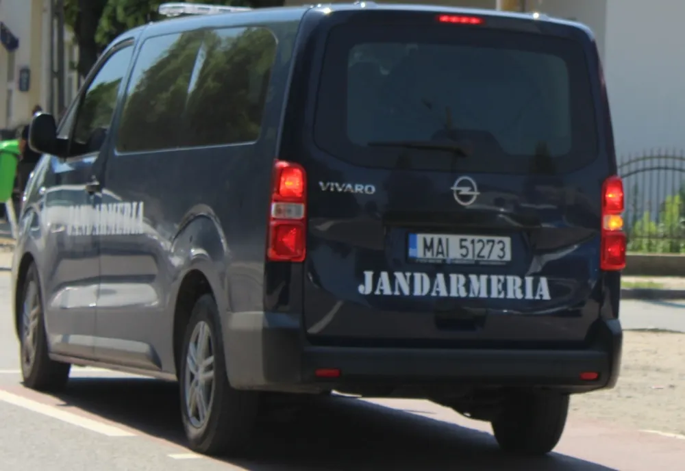 ”Notă de plată” de lux pentru consum de alcool la colț de stradă