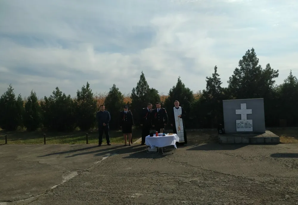 Foto+video: Pompierii morți în explozia de la Mihăilești au fost comemorați astăzi de Ziua Națională a Pompierilor din România