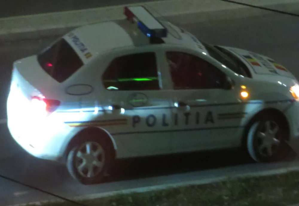 Tentativă de furt din spaţii comerciale
