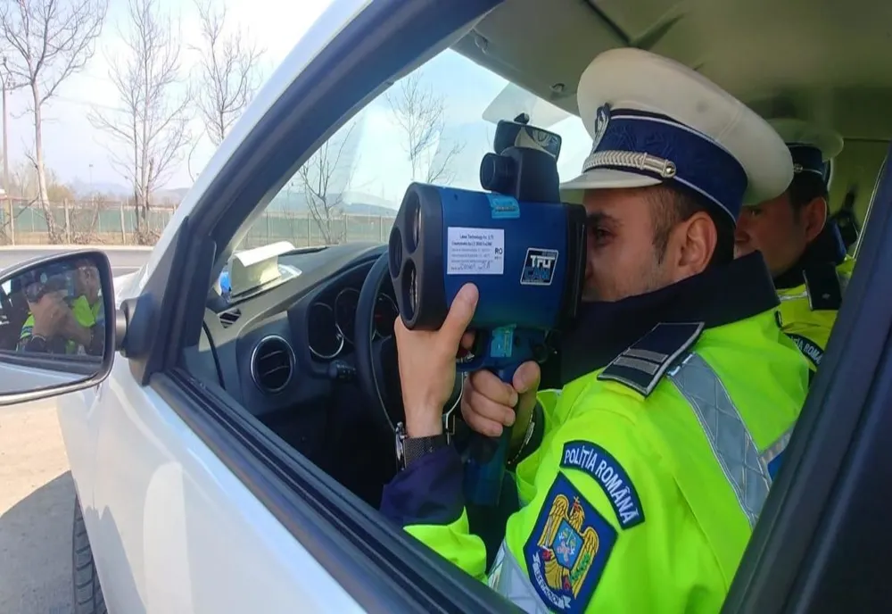 Buzoian de 33 de ani conducea cu 191 km/h pe DN2E85, în afara localității Racovițeni