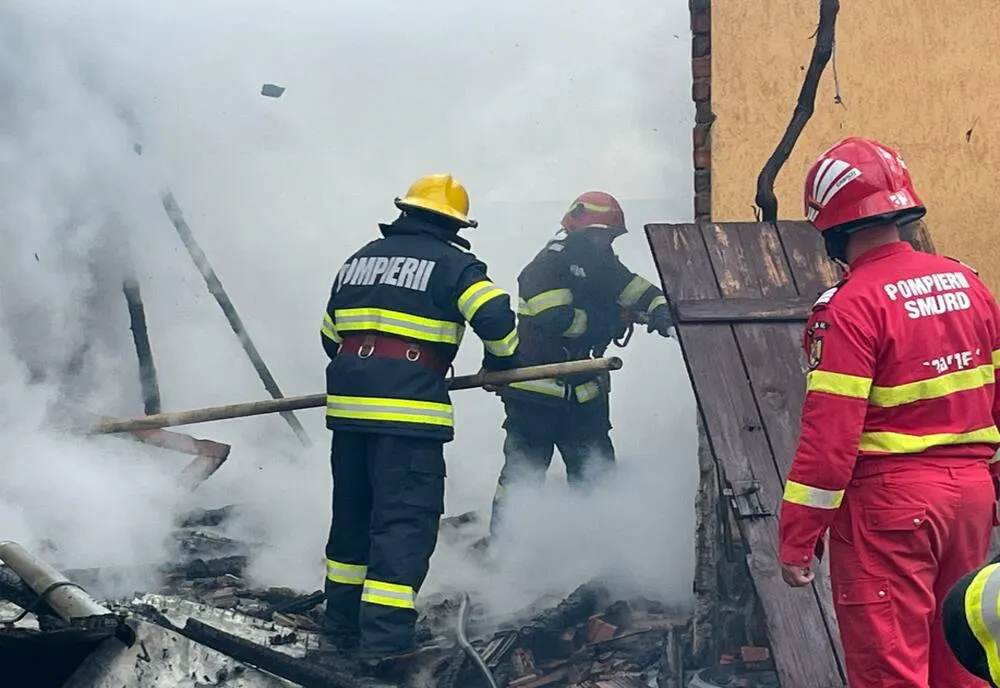 Incendiu la 3 gospodării din municipiul Buzău