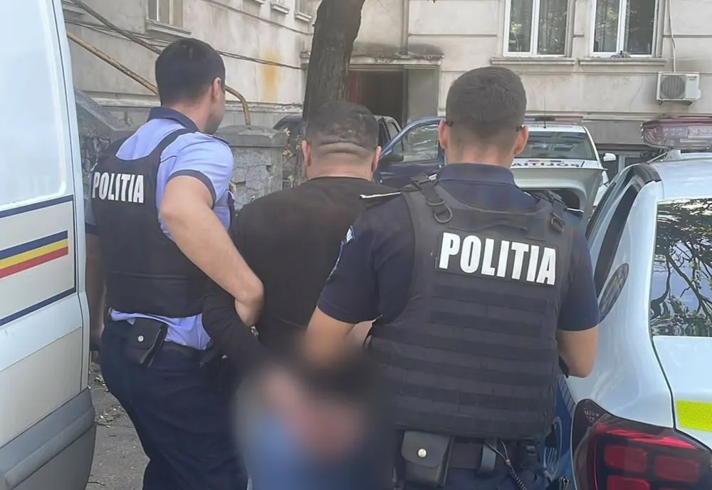 Reținut pentru 24 de ore după ce a pătruns prin efracție într-o societate comerciale și a furat mai multe bunuri aparținând angajaților