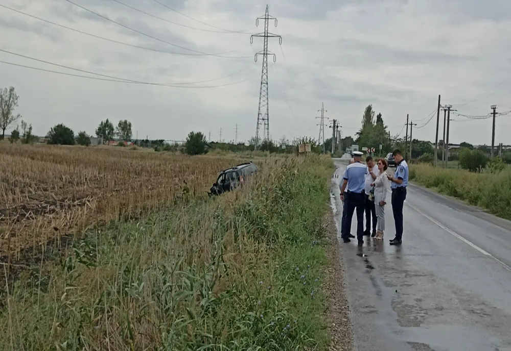Accident cu doi șoferi răniți pe DJ203D, în Țintești