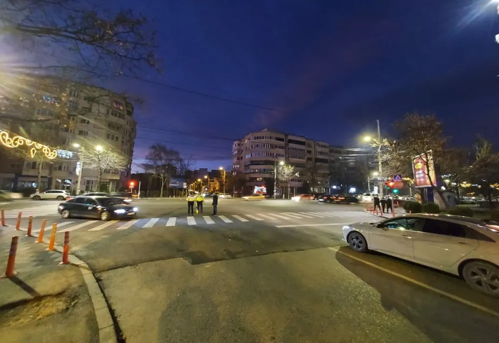 FOTO: Motociclist accidentat a intersecția Bulevardului Unirii cu strada Col. Ion Buzoianu