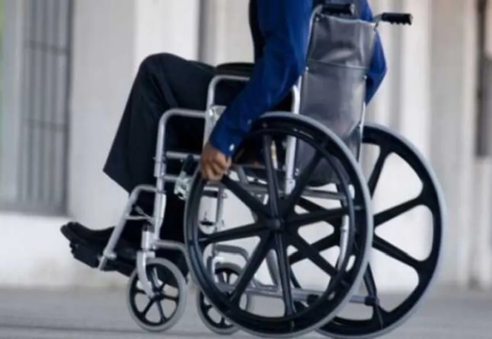 Sprijin în valoare de 5.000 de euro pentru persoanele cu dizabilități pentru a-și achiziționa dispozitive și tehnologii asistive și tehnologii de acces