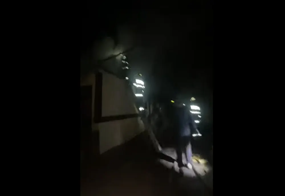 Incendiu la o locuință din Unguriu, județul Buzău