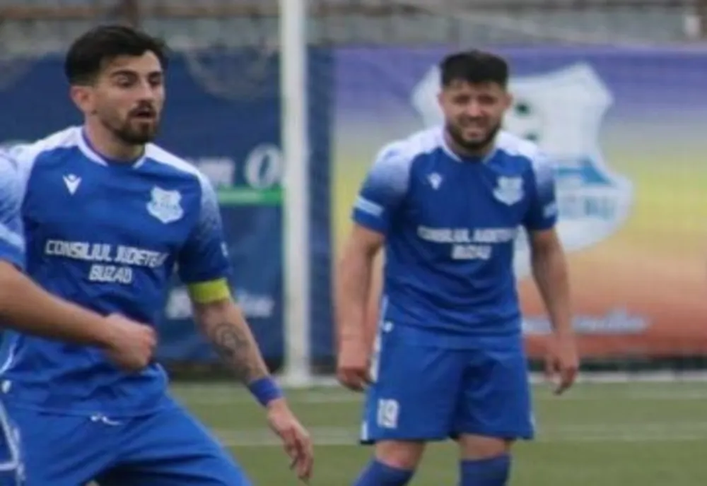 Metalul Buzău a câștigat cu 2-1 meciul cu Aerostar Bacău și s-a apropiat la un punct de primul loc în seria a II-a a Ligii a 3-a