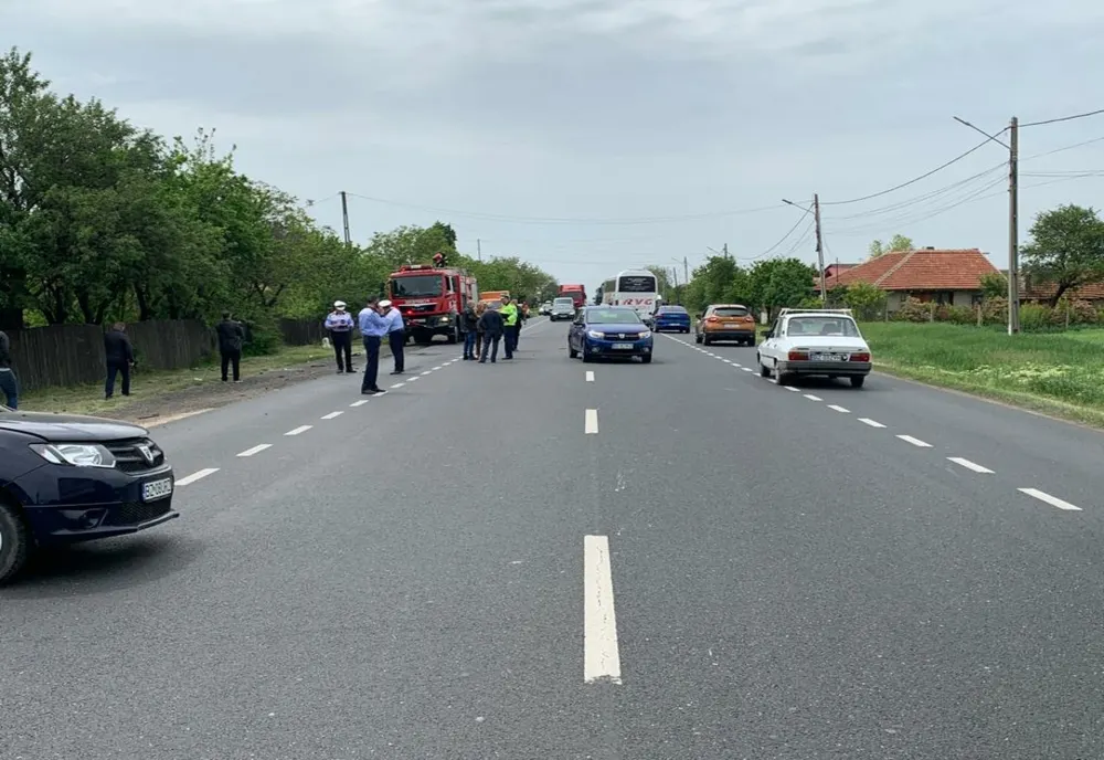 Accident pe DN2-E85! Trei autovehicule implicate și o persoană rănită