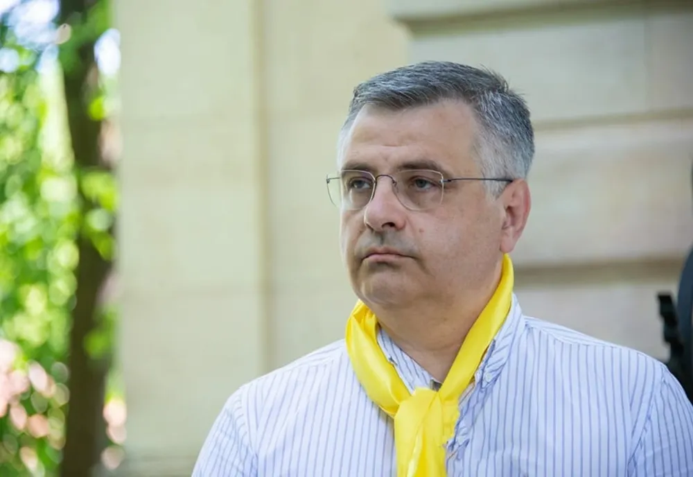 Senatorul liberal Vlad Pufu, atac la ministrul Daea: În trecut vorbea noaptea cu porumbul, călca atletic apa în pantofii <de buni> prin canalele de irigații