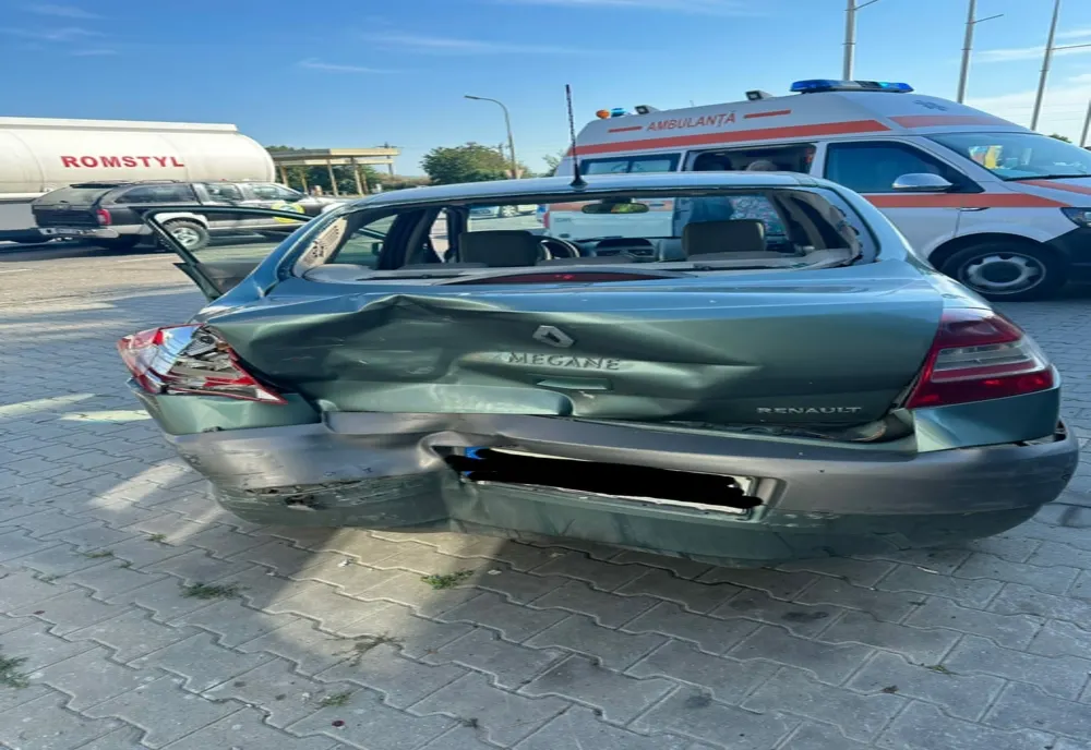 Două persoane rănite într-un accident pe DN1B, la Merei