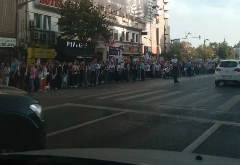 Marș de protest pentru drepturile femeilor. Manifestanții au cerut servicii pentru victimele violenței domestice și violenței sexuale