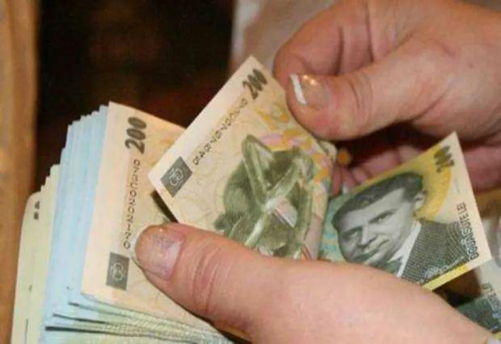 Veste bună pentru unii pensionari. Pot primi și salariu de la stat și pensie