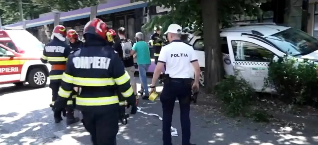 Accident grav în Timișoara! Un taximetrist a intrat în plin într-un tramvai după o manevră interzisă