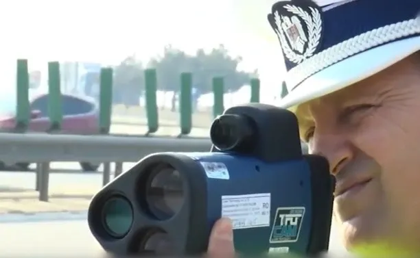 De la amendă la misiune de salvare: Un șofer depistat cu o viteză uluitoare pe E85 a fost escortat de poliție la spital