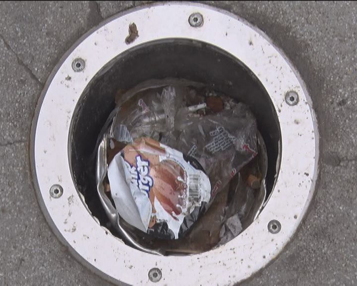 Jumătate din spoturile de pe Cuza Vodă s-au spart