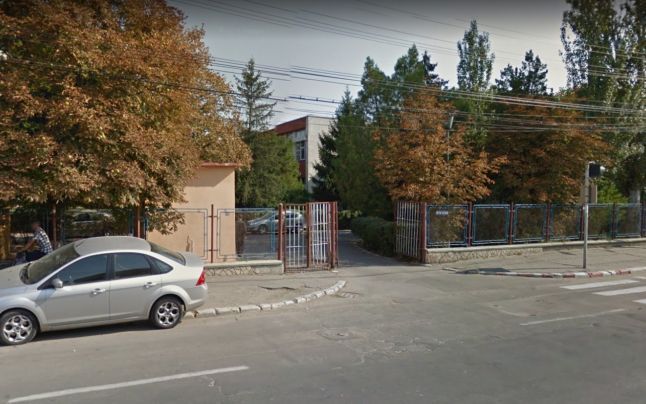 Comasarea a două licee buzoiene trimite profesorii acasă