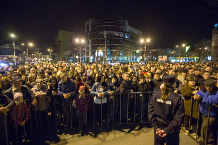 Mii de buzoieni, la Catedrala Arhiepiscopală, pentru slujba de Înviere