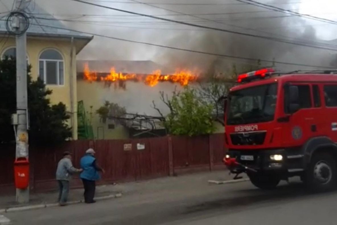 Video Incendiu în apropiere de Piața Centrală