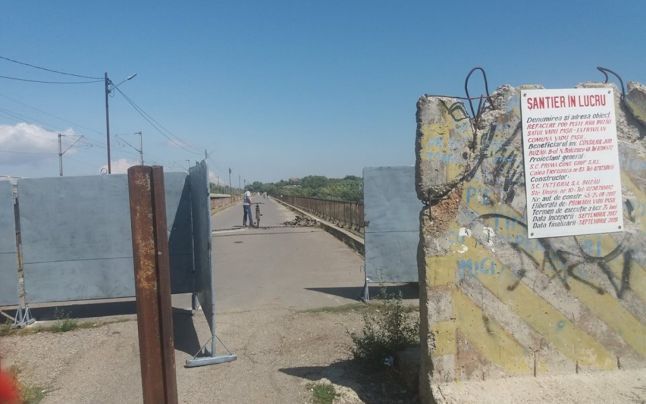 Lucrările la podul de la Vadu Pașii, pe final