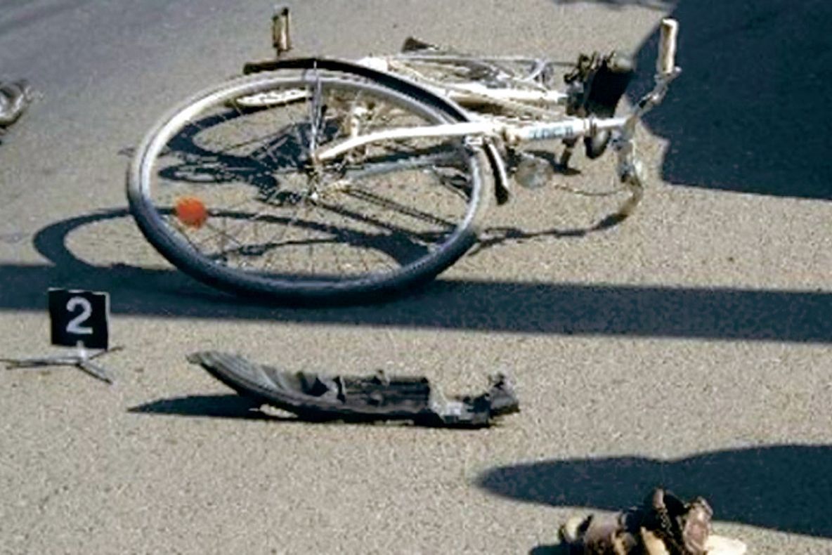 Biciclist polonez, lovit de autoutilitară, pe DN2E85