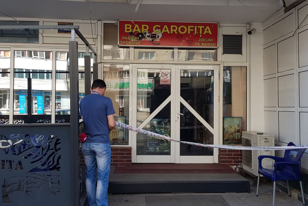 Protagonistii atacului de la barul Garofita arestati la granita