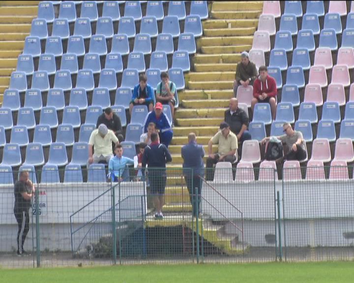 "Iliesta" i-a băgat pe suporteri în ședință