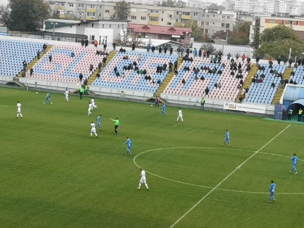 Atacant de la Rapid, soluție pentru Gloria Buzău