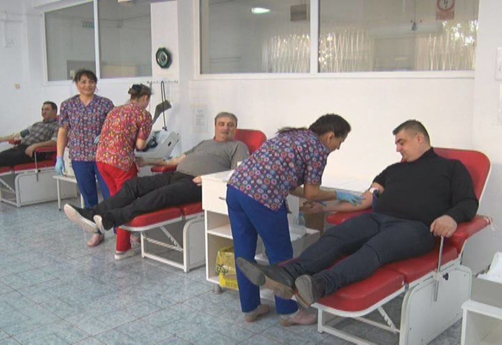 Sute de oameni de fotbal vor dona sânge, la Buzău