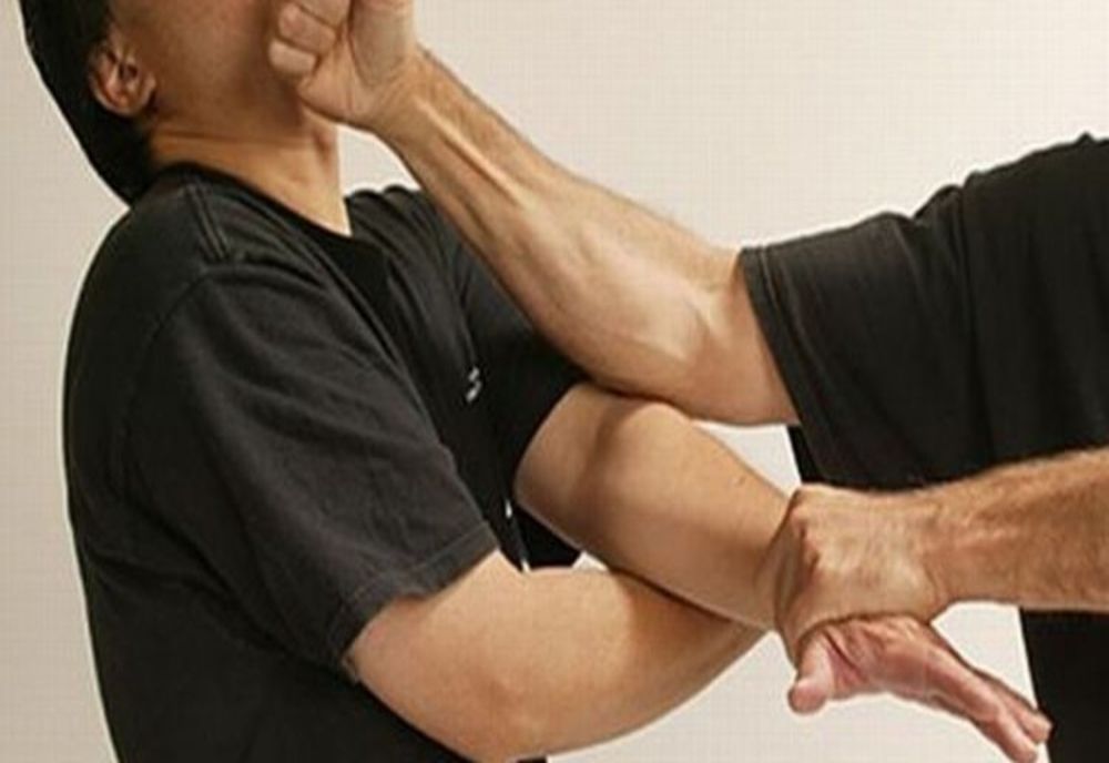 Râmnicean snopit în bătaie pentru 2000 de lei