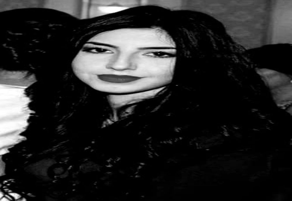 Un an de la moartea fetei incendiată de iubit. A fost comemorată de părinţi şi apropiaţi