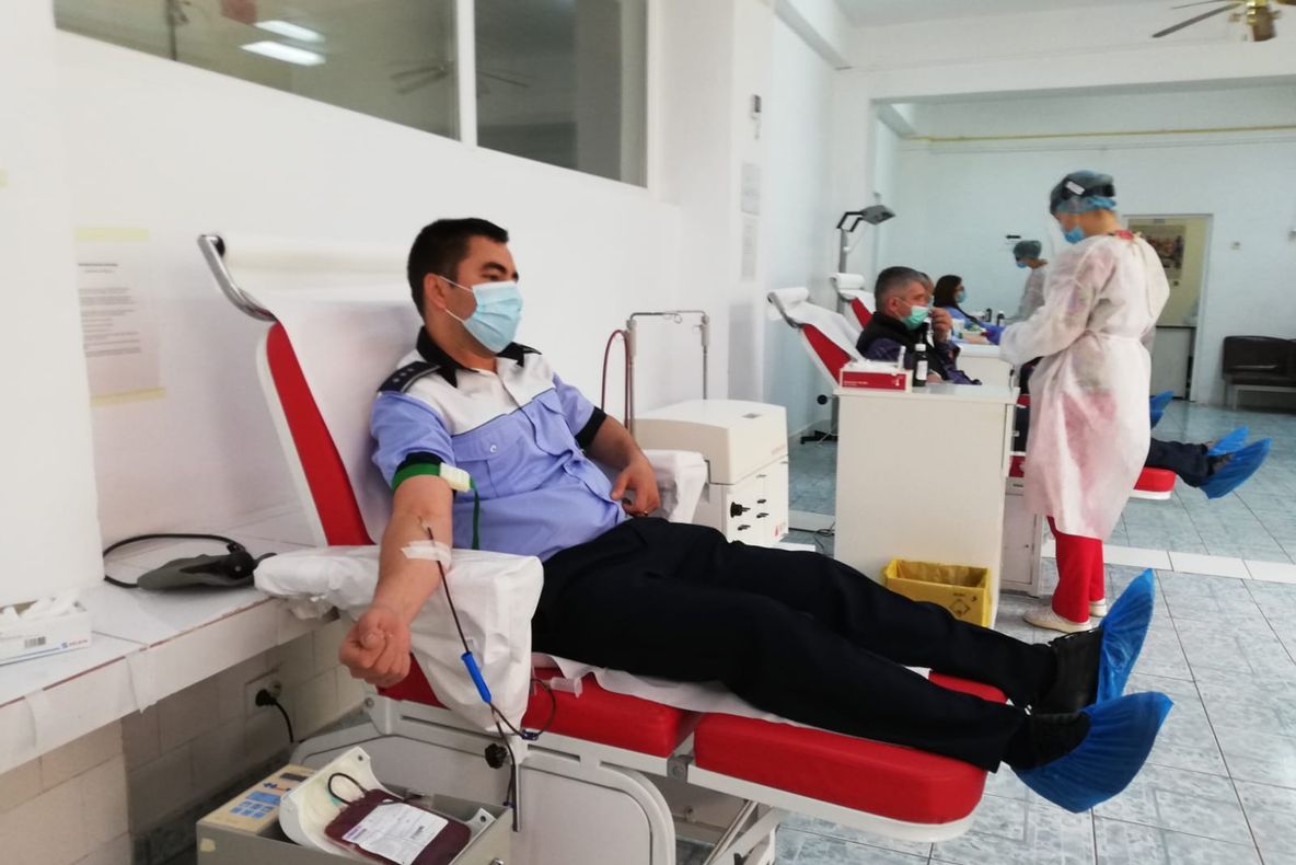 Polițistă diagnosticată cu leucemie. Colegii fac un apel la donare de sânge