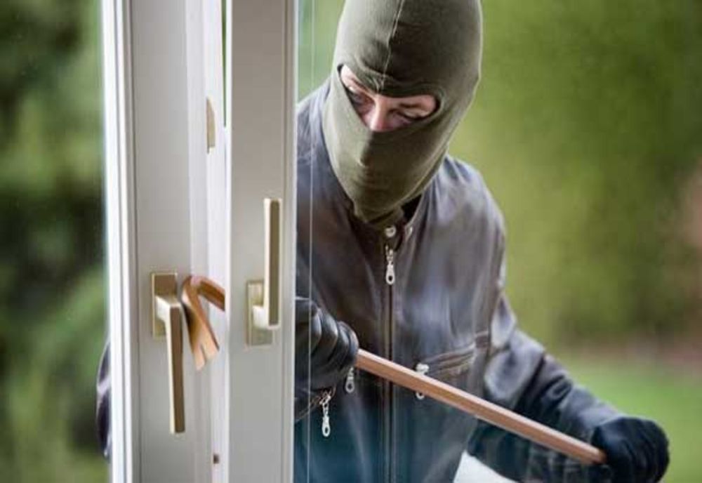 Tânăr acuzat de furt prins la Râmnicelu 