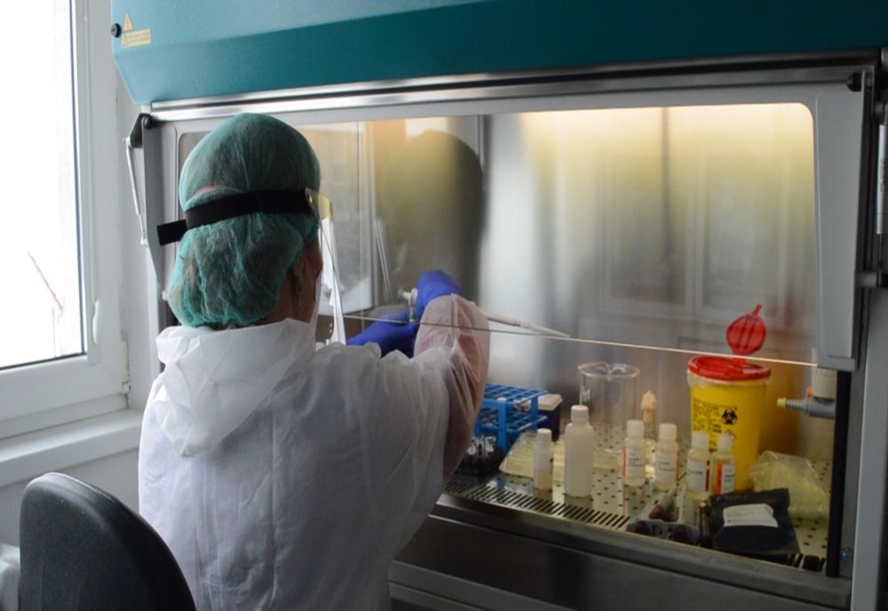 Pensionarea a venit la pachet cu diagnosticul de Covid-19 - ce se întâmplă la DSP Buzău?