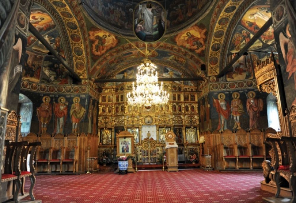 O biserică din Buzau a fost închisă după ce preoții au fost confirmați pozitiv cu COVID-19